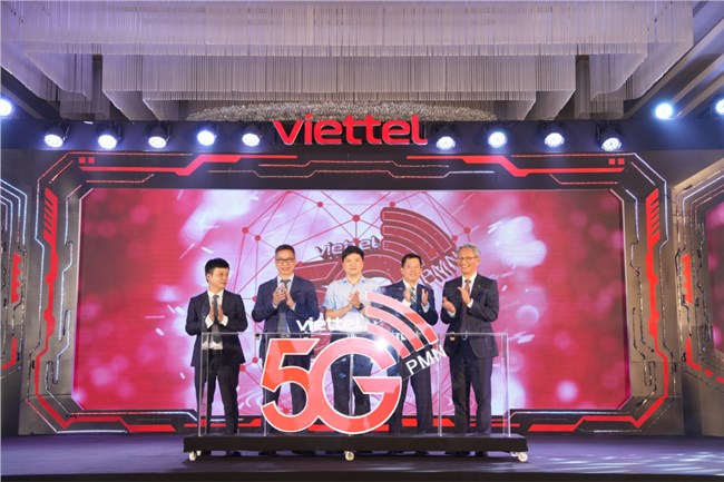 Nhà máy thông minh đầu tiên tại Việt Nam vận hành bằng mạng riêng 5G do Viettel cung cấp (20/7/2023)